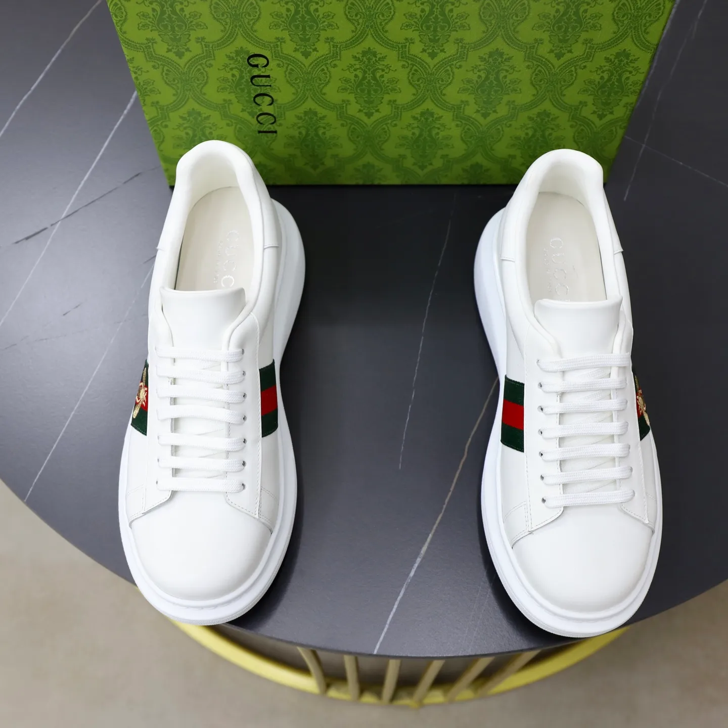 Ex-factory price: 540💰💰🙅‍♂️🙅‍♂️🙅‍♂️ Brand: GUCCI Standard code: 38-44 (45 customized) Grade: Same as the official website Material: Cowhide stitching Comfortable and breathable sheepskin lining Lightweight and wear-resistant sports outsole Style category: Men's fashionable casual shoes Running sports shoes Distinguished luxury brand elements Top luxury color: actual picture color